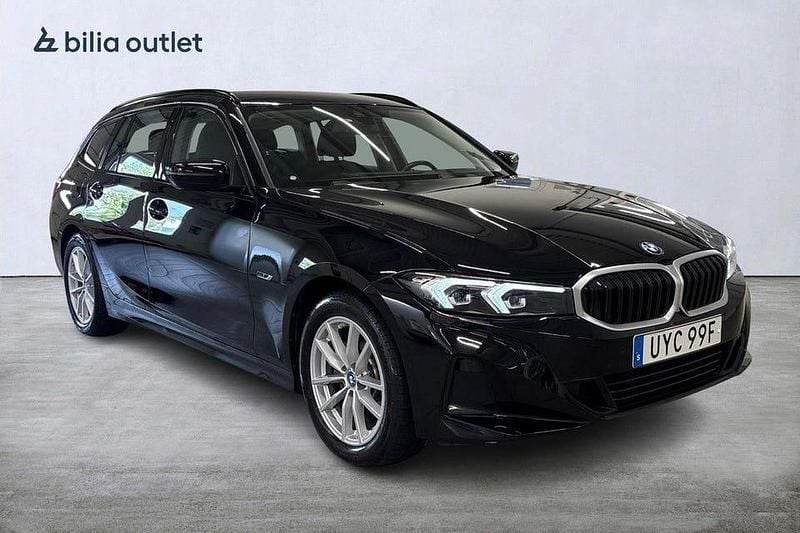 Begagnad BMW 330 292 HK (214 kW) 2023 Svart Kombi