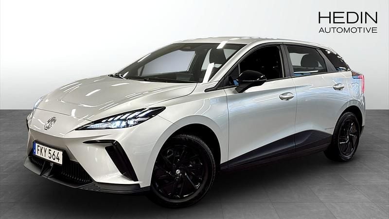 Silver Begagnad 2023 MG MG4 EV Halvkombi | 299 000 kr (Dyr) - Bild 1/4