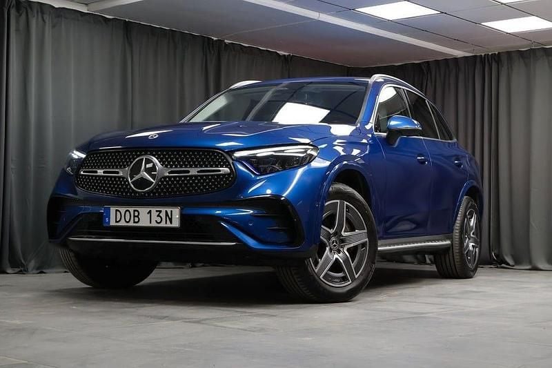 Begagnad Mercedes GLC300 Advanced 313 HK (230 kW) 2023 Blå SUV
