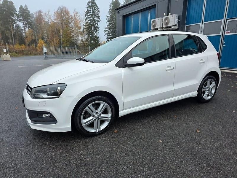 Begagnad VW Polo R-line 90 HK (66 kW) 2014 Vit Halvkombi