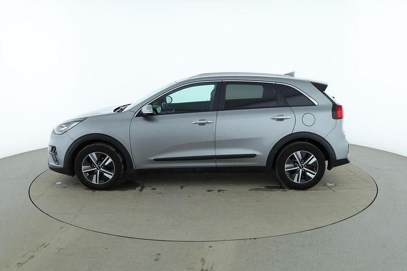 Begagnad Kia Niro Advance 143 HK (105 kW) 2021 Grå SUV