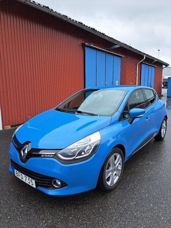 Blå Begagnad 2015 Renault Clio IV Halvkombi | 58 000 kr (Marknadspris) - Bild 1/4