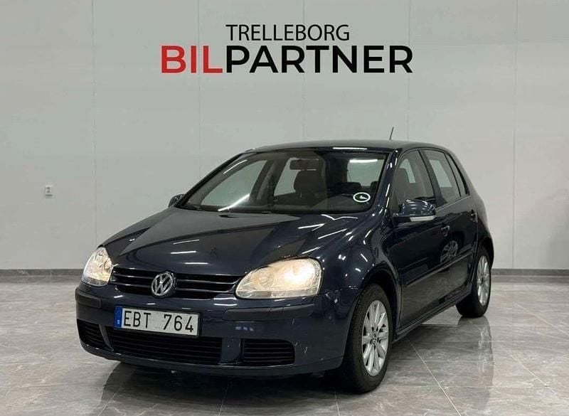 Mörkblå Begagnad 2006 VW Golf V Trendline Halvkombi | 19 900 kr (Marknadspris) - Bild 1/4