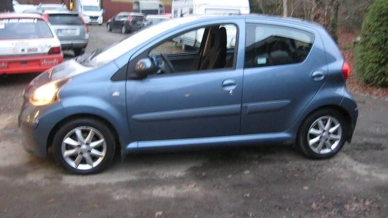 Blå Begagnad 2008 Toyota Aygo Halvkombi | 29 900 kr (Marknadspris) - Bild 1/3