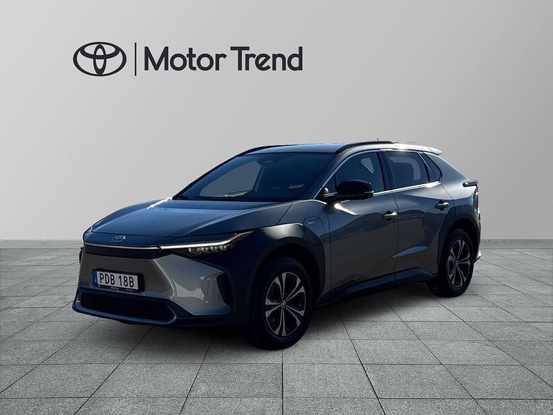 Begagnad Toyota bZ4X Executive 152 kW (207 HK) 2024 Silver SUV
