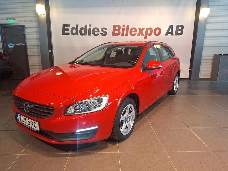 Röd Begagnad 2016 Volvo V60 Business Edition Kombi | 169 900 kr (Marknadspris) - Bild 1/4