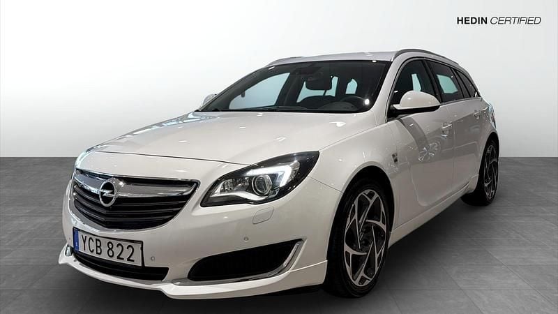 Vit Begagnad 2016 Opel Insignia Kombi | 174 900 kr - Bild 1/4