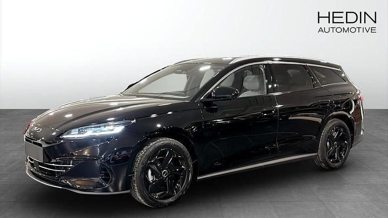 Svart Begagnad 2025 BYD Seal Comfort | 419 900 kr - Bild 1/4