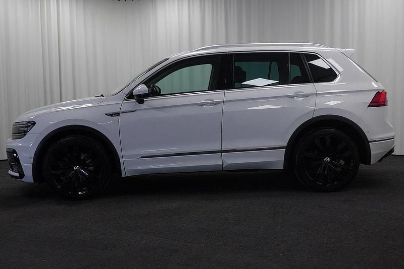 Vit Begagnad 2017 VW Tiguan R-line SUV | 269 900 kr (Lite dyr) - Bild 1/2