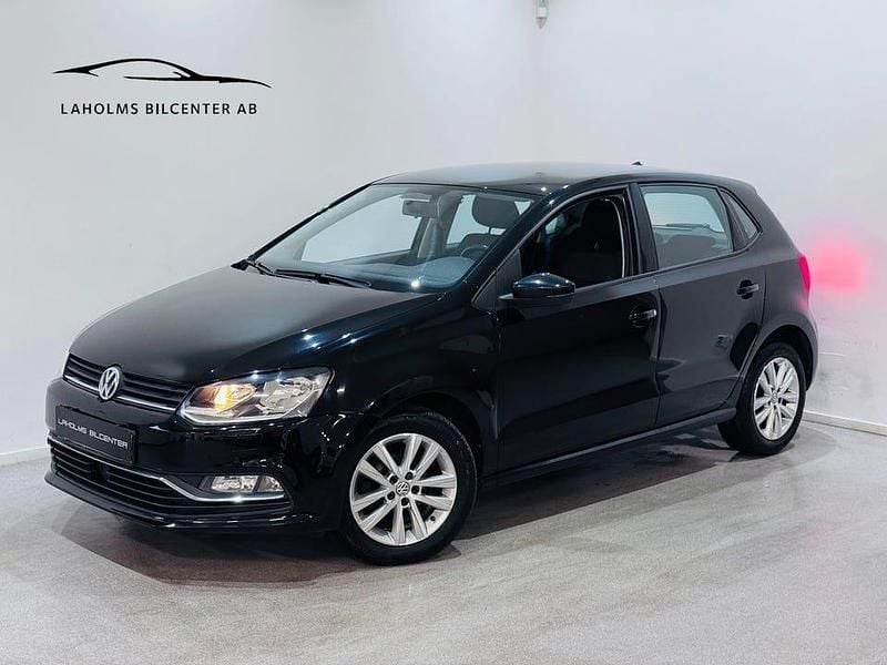 Svart Begagnad 2016 VW Polo Halvkombi | 109 900 kr (Marknadspris) - Bild 1/4