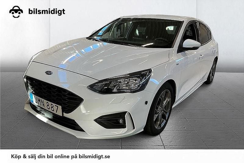 Vit Begagnad 2021 Ford Focus ST-Line Halvkombi | 158 900 kr (Dyr) - Bild 1/3