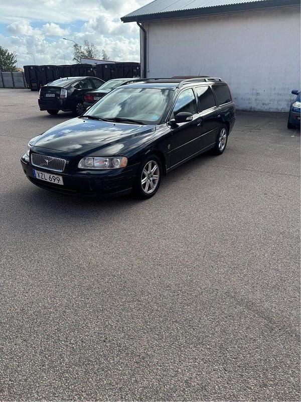Svart Begagnad 2007 Volvo V70 Kinetic Kombi | 25 000 kr (Bra pris) - Bild 1/4