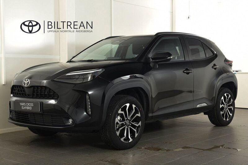 Ny 2025 Toyota Yaris Cross SUV | 294 900 kr (Marknadspris) - Bild 1/4