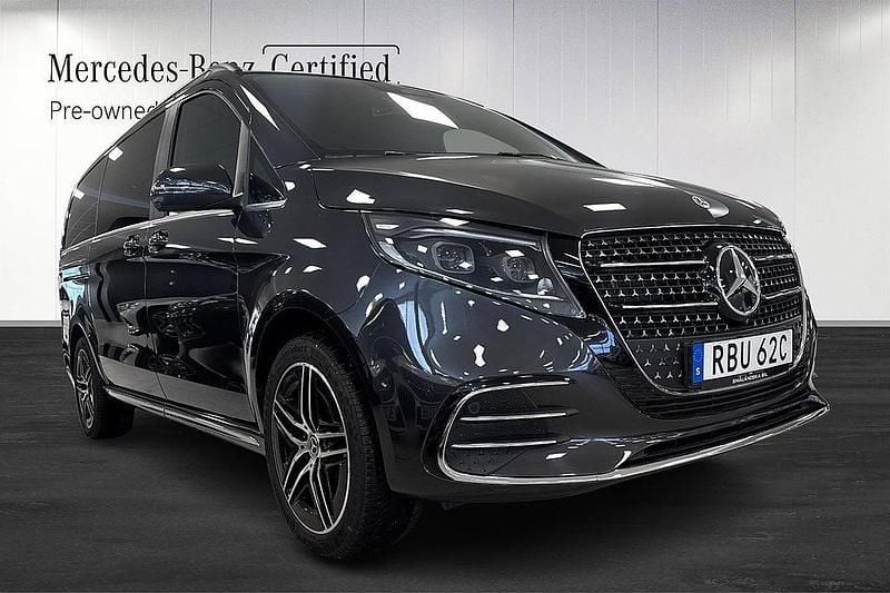 Begagnad Mercedes V300 237 HK (174 kW) 2025 Grafitgrå mörk metallic Minibuss