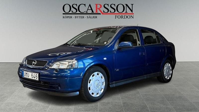 Blå Begagnad 2004 Opel Astra Halvkombi | 29 900 kr (Marknadspris) - Bild 1/4