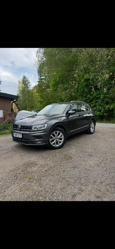 Grå Begagnad 2018 VW Tiguan SUV | 220 000 kr (Marknadspris) - Bild 1/4