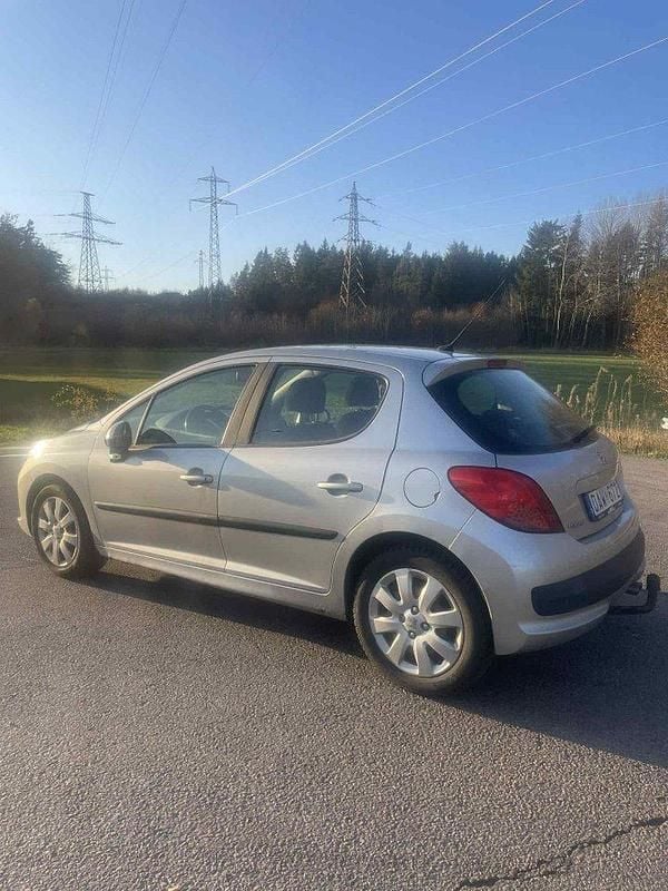 Grå Begagnad 2006 Peugeot 207 Sport Halvkombi | 11 500 kr (Bra pris) - Bild 1/4
