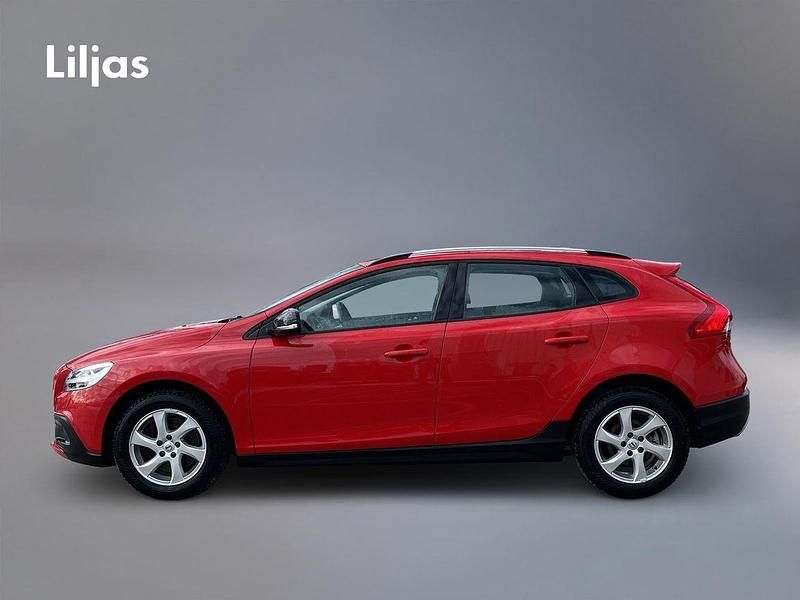 Begagnad Volvo V40 Business Edition 150 HK (110 kW) 2016 Röd Kombi