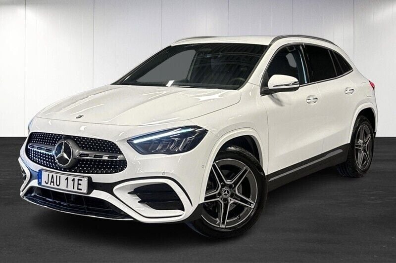 Vit (white) Begagnad 2023 Mercedes GLA250 AMG SUV | 479 000 kr (Dyr) - Bild 1/4
