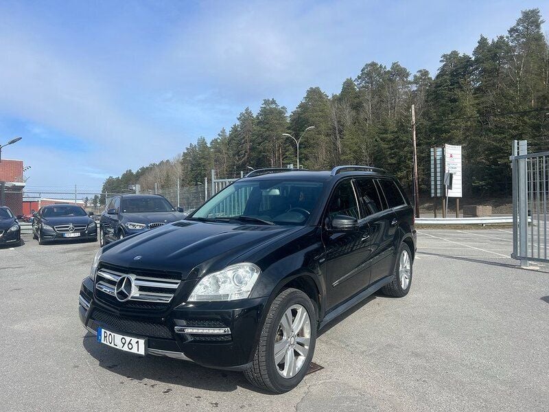 Svart Begagnad 2012 Mercedes GL350 AMG SUV | 169 900 kr - Bild 1/4