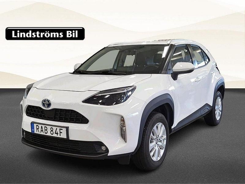 Vit Begagnad 2022 Toyota Yaris Cross Active SUV | 274 900 kr (Marknadspris) - Bild 1/3