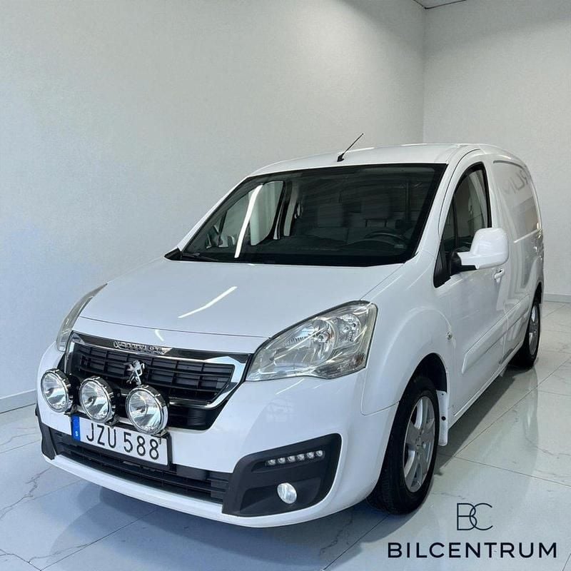 Vit Begagnad 2015 Peugeot Partner Van | 75 900 kr (Marknadspris) - Bild 1/4