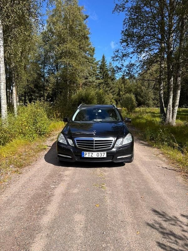 Begagnad 2011 Mercedes E220 | 95 000 kr (Marknadspris) - Bild 1/4