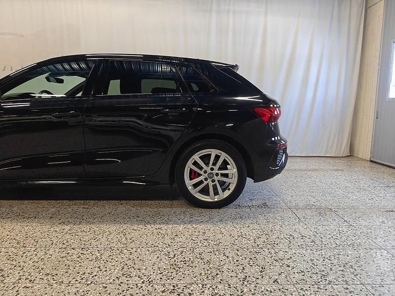 Begagnad Audi A3 Sportback e-tron S-Line 150 HK (110 kW) 2023 Svart Halvkombi
