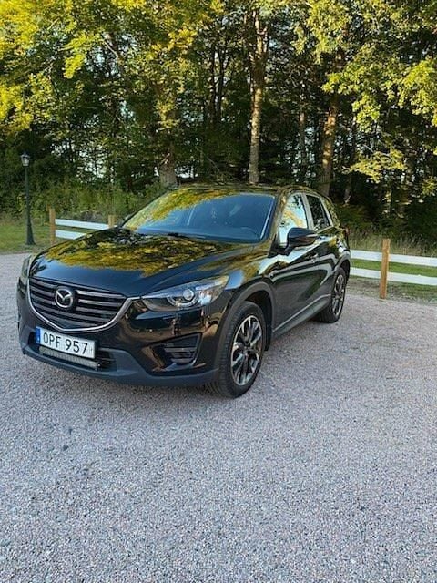Svart Begagnad 2015 Mazda CX-5 SUV | 148 000 kr (Marknadspris) - Bild 1/3