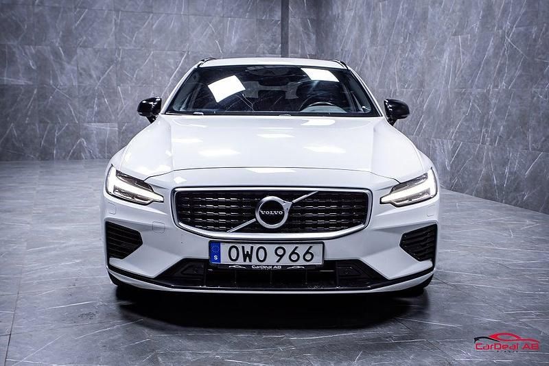 Begagnad Volvo V60 R-Design 303 HK (222 kW) 2020 Vit Kombi