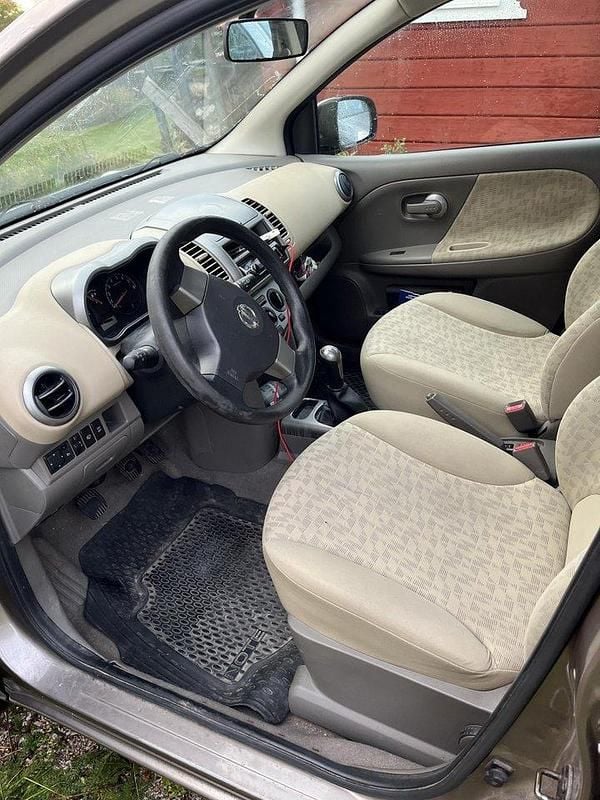 Brun Begagnad 2006 Nissan Note Halvkombi | 19 800 kr (Bra pris) - Bild 1/3