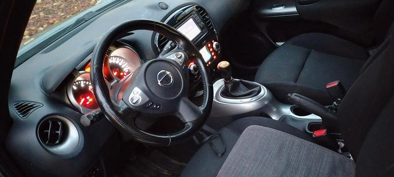 Grå Begagnad 2011 Nissan Juke SUV | 56 000 kr (Lite dyr) - Bild 1/4