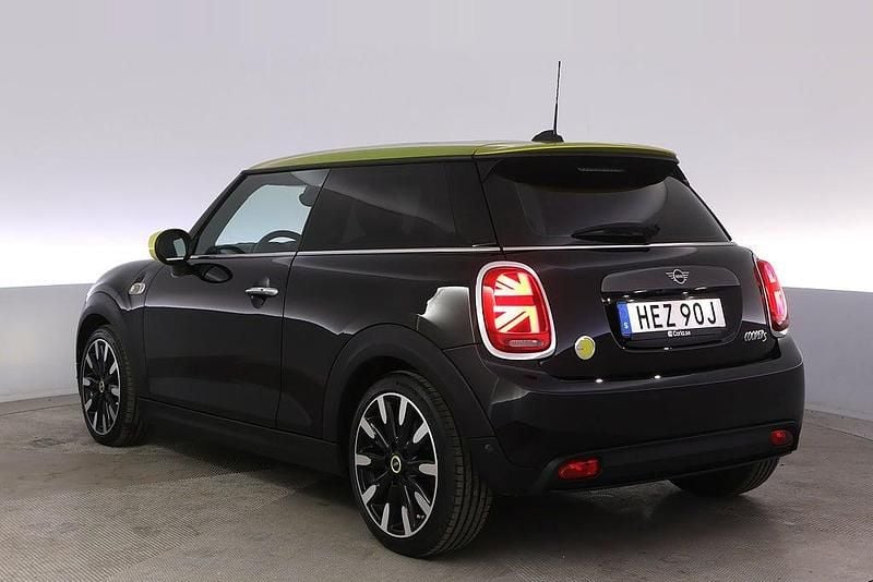 Begagnad Mini Cooper SE 135 kW (184 HK) 2020 Svart Halvkombi