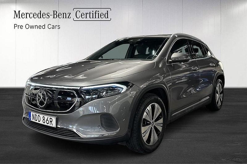 Mörkgrå Begagnad 2023 Mercedes EQA300 SUV | 399 900 kr (Bra pris) - Bild 1/4
