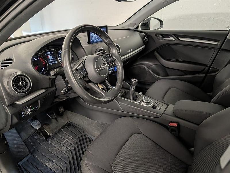 Begagnad Audi A3 Proline 150 HK (110 kW) 2020 Svart Sedan