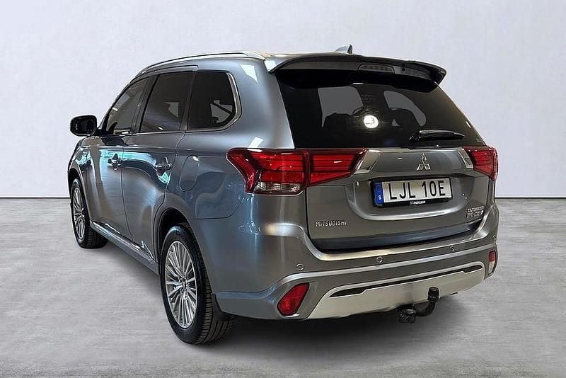 Begagnad Mitsubishi Outlander P-HEV 135 HK (99 kW) 2019 Grå SUV