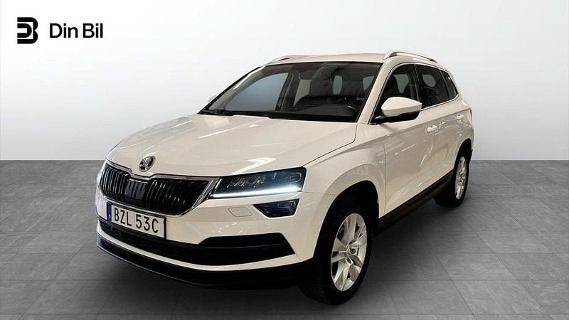 Vit Begagnad 2019 Skoda Karoq Ambition SUV | 209 900 kr (Marknadspris) - Bild 1/4