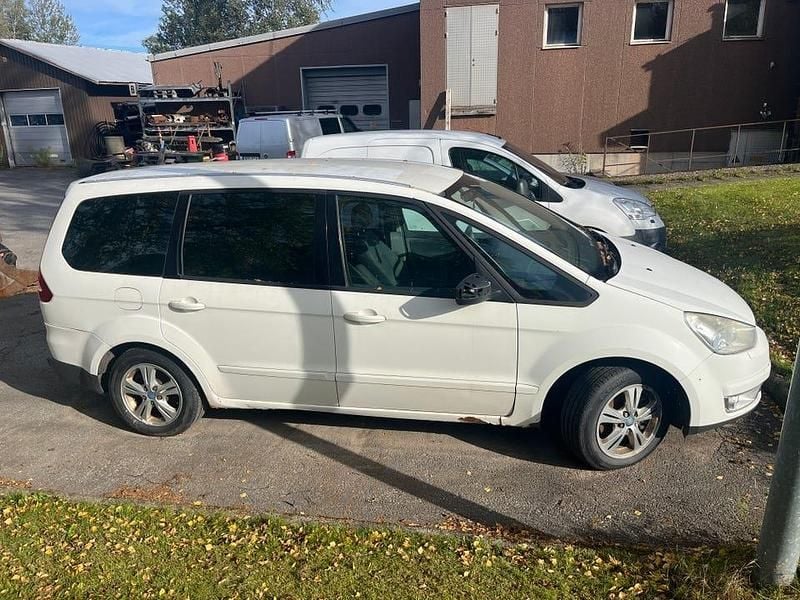 Begagnad Ford Galaxy 140 HK (102 kW) 2007 Minibuss
