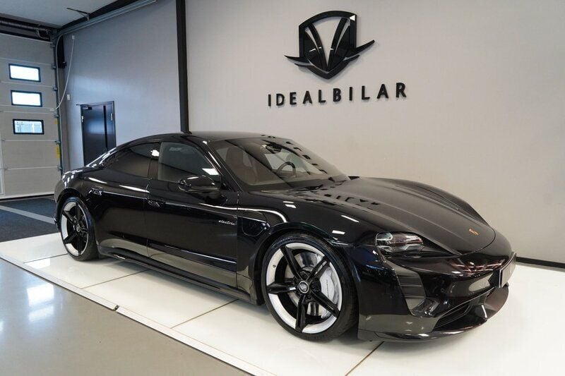 Begagnad Porsche Taycan Turbo 500 kW (680 HK) 2020 Sedan