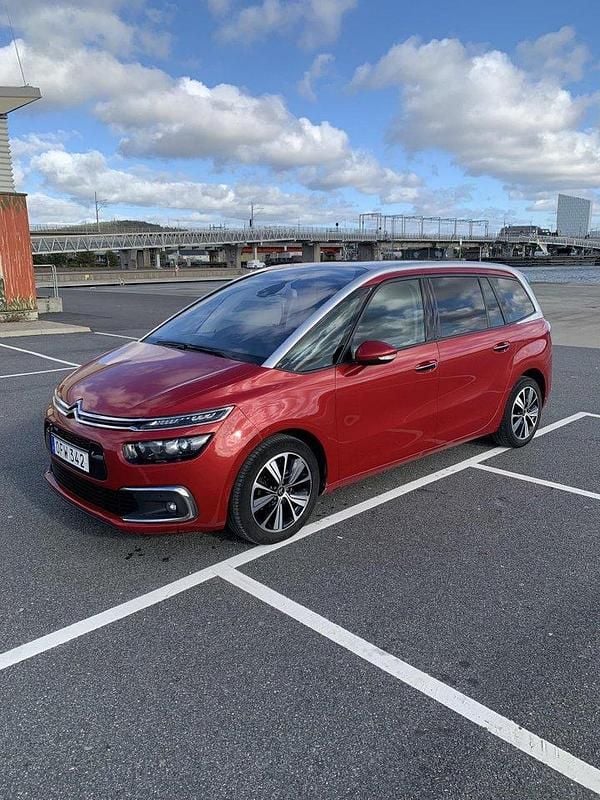 Röd Begagnad 2016 Citroën Grand C4 Picasso Minibuss | 119 000 kr (Marknadspris) - Bild 1/4