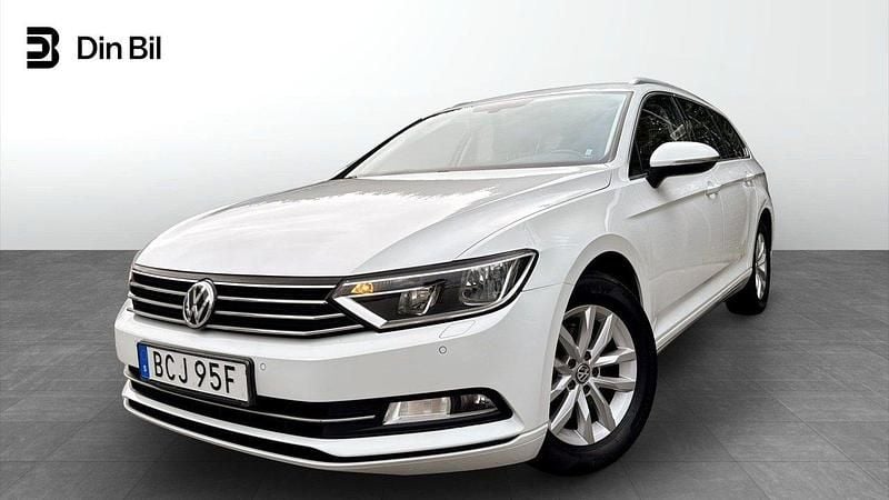 Vit Begagnad 2019 VW Passat Kombi | 219 900 kr (Marknadspris) - Bild 1/4