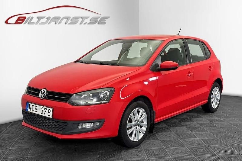 Röd Begagnad 2012 VW Polo Halvkombi | 49 900 kr (Marknadspris) - Bild 1/4