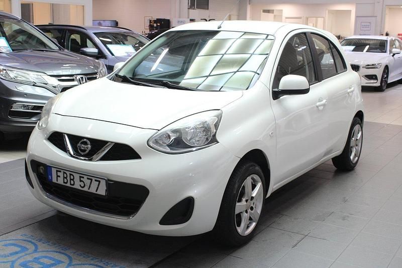 Vit Begagnad 2014 Nissan Micra Halvkombi | 79 900 kr (Marknadspris) - Bild 1/4