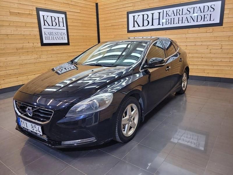 Begagnad Volvo V40 Summum 177 HK (130 kW) 2013 Svart Halvkombi
