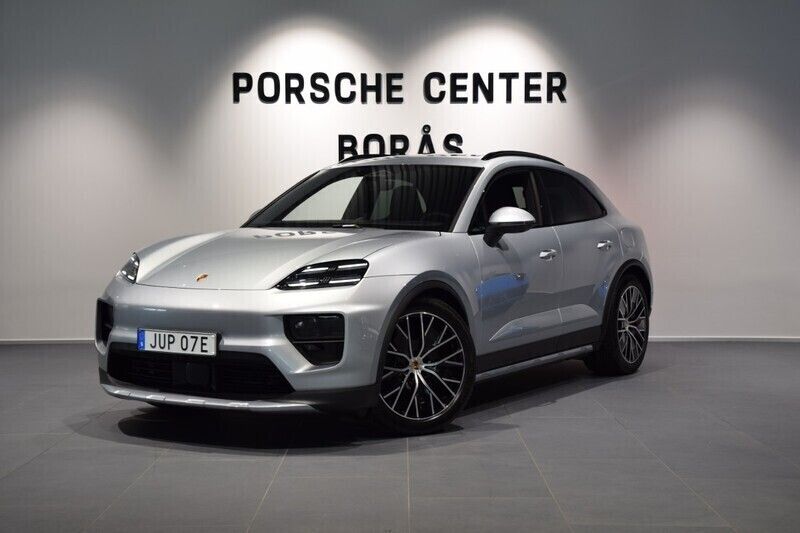 Silver Begagnad 2025 Porsche Macan SUV | 1 099 000 kr - Bild 1/4