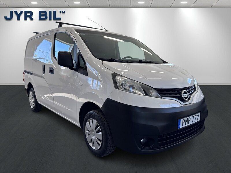 Vit Begagnad 2014 Nissan NV200 Van | 69 900 kr (Marknadspris) - Bild 1/4