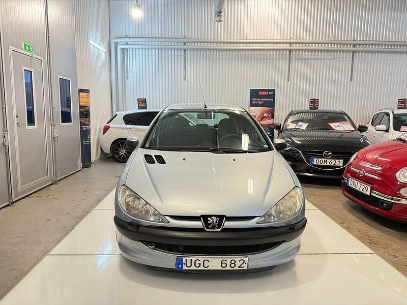 Begagnad Peugeot 206 75 HK (55 kW) 2004 Grå