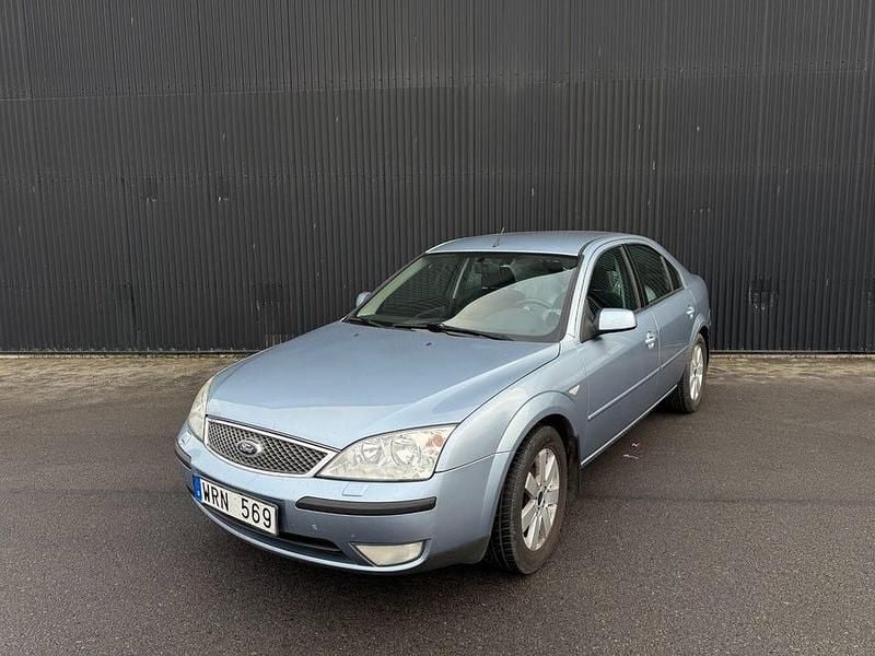 Ljusblå Begagnad 2005 Ford Mondeo Futura Halvkombi | 25 900 kr (Marknadspris) - Bild 1/4