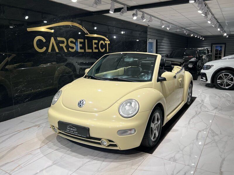 Ljusgul (gul) Begagnad 2004 VW Beetle Cab | 49 900 kr (Marknadspris) - Bild 1/4