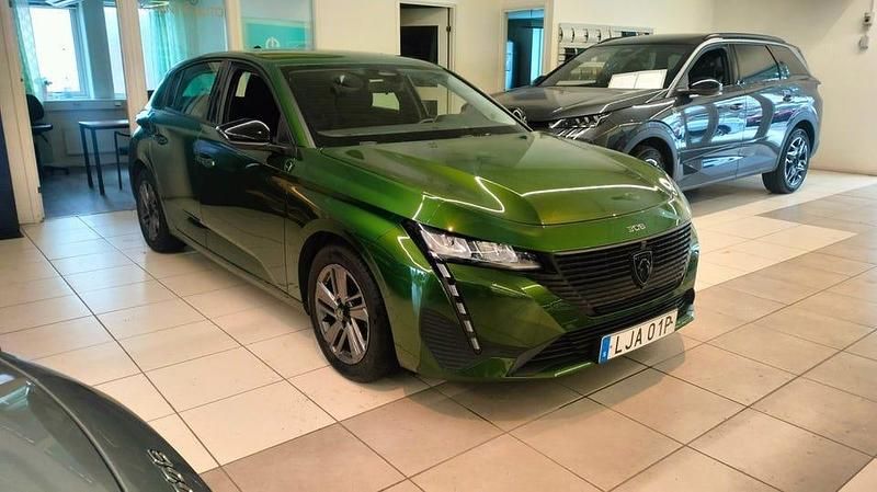 Grön Begagnad 2022 Peugeot 308 Halvkombi | 189 000 kr (Bra pris) - Bild 1/4